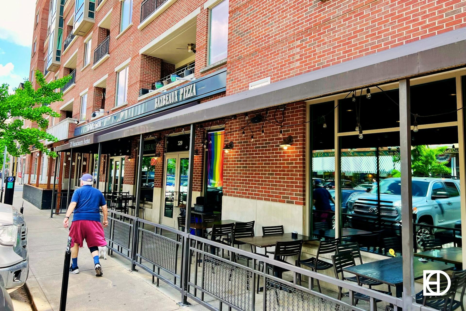 Exterior photo of the patio at Bazbeaux Pizza Downtown